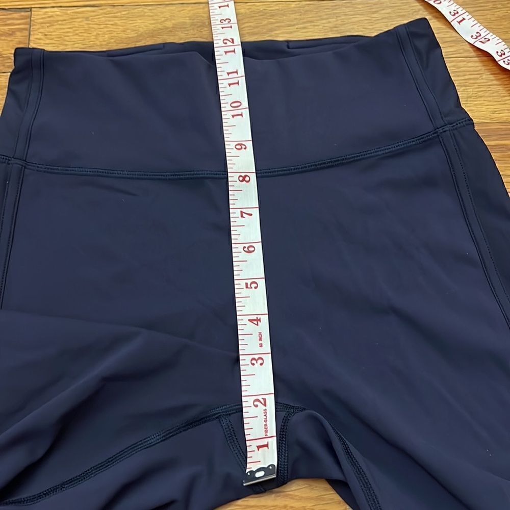 ‎Lululemon black crop legging size 6 - Picture 7 of 8